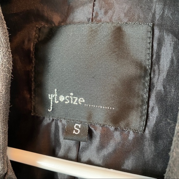 Grey Jacket - Picture 3 of 4